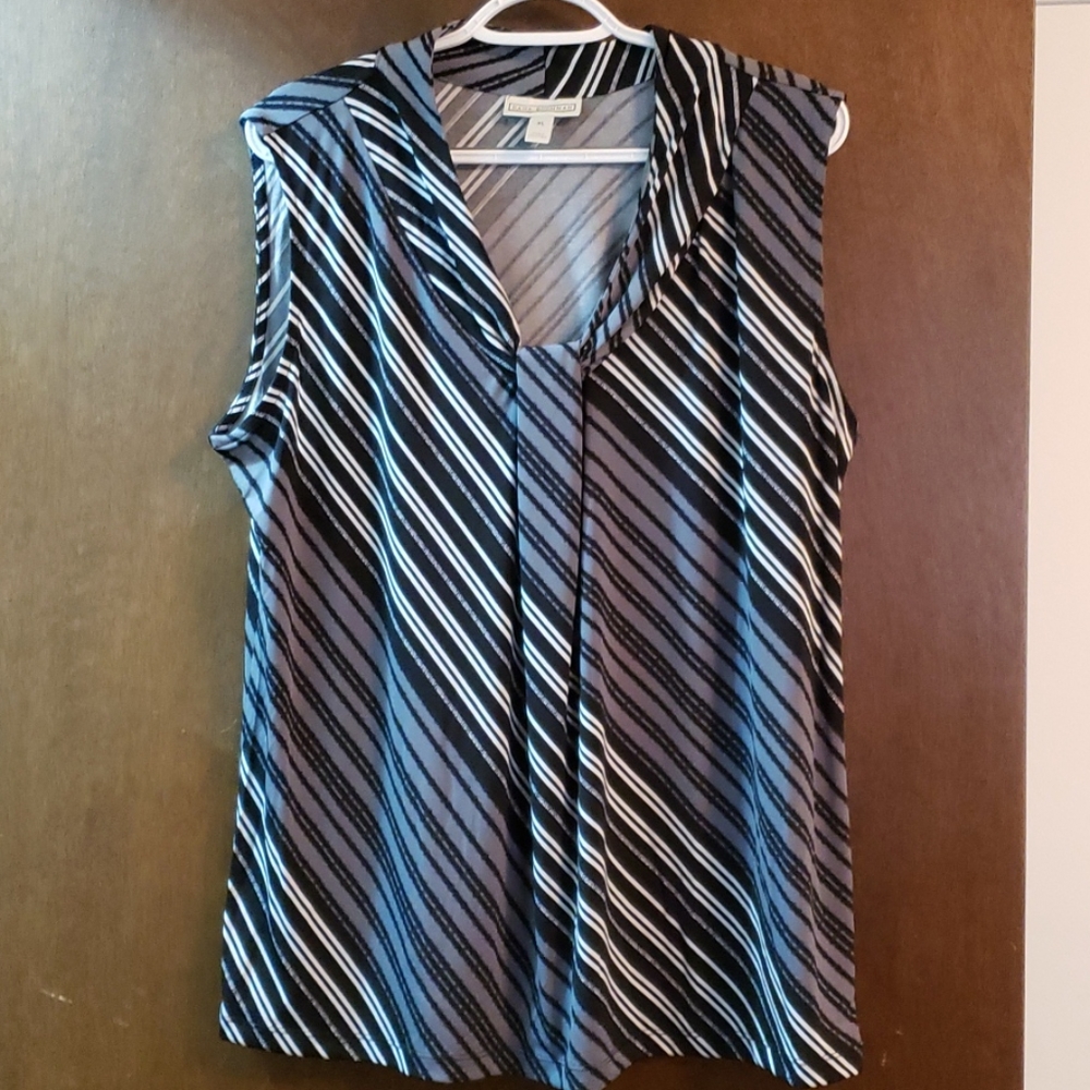 Dana Buchman Sleeveless blouse